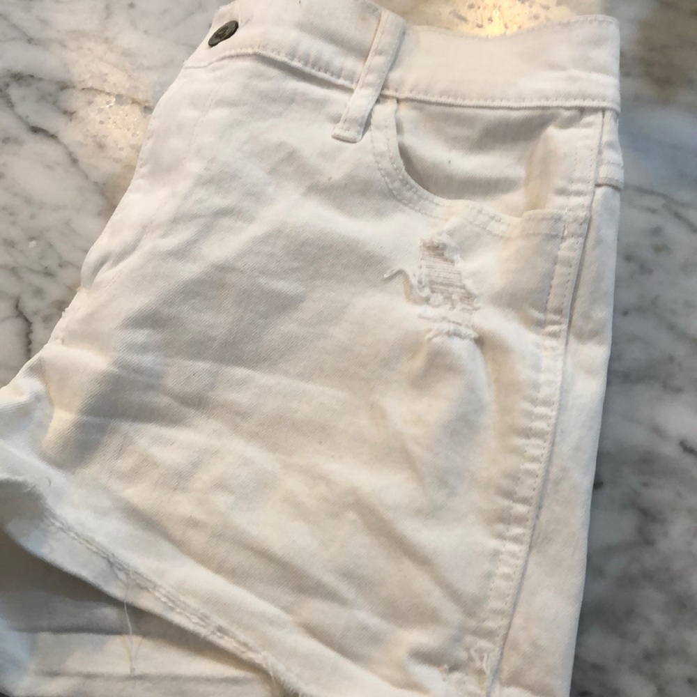Hollister White Jean Shorts - Picture 6 of 6